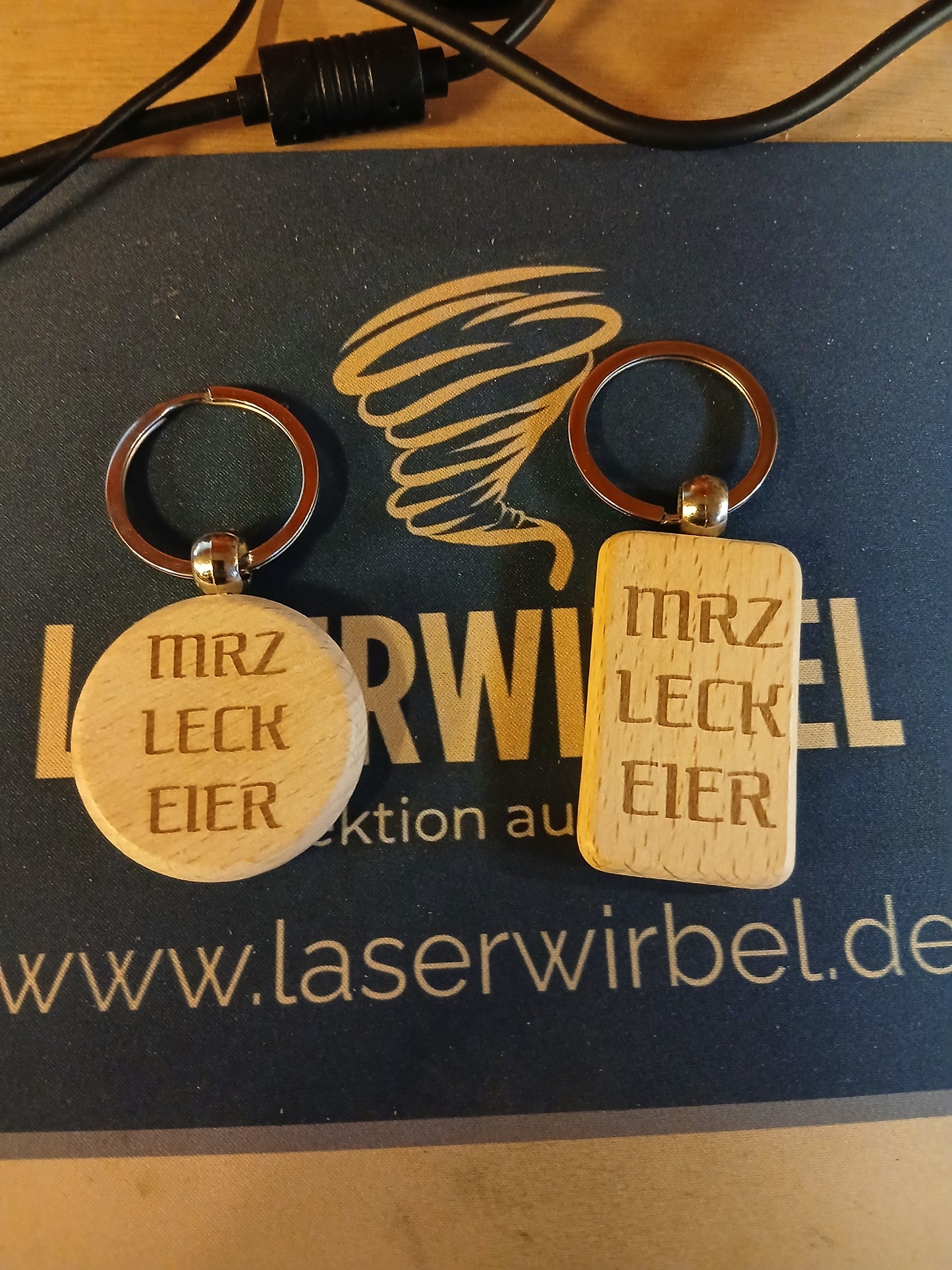 Schlüsselanhänger aus Holz – personalisiert